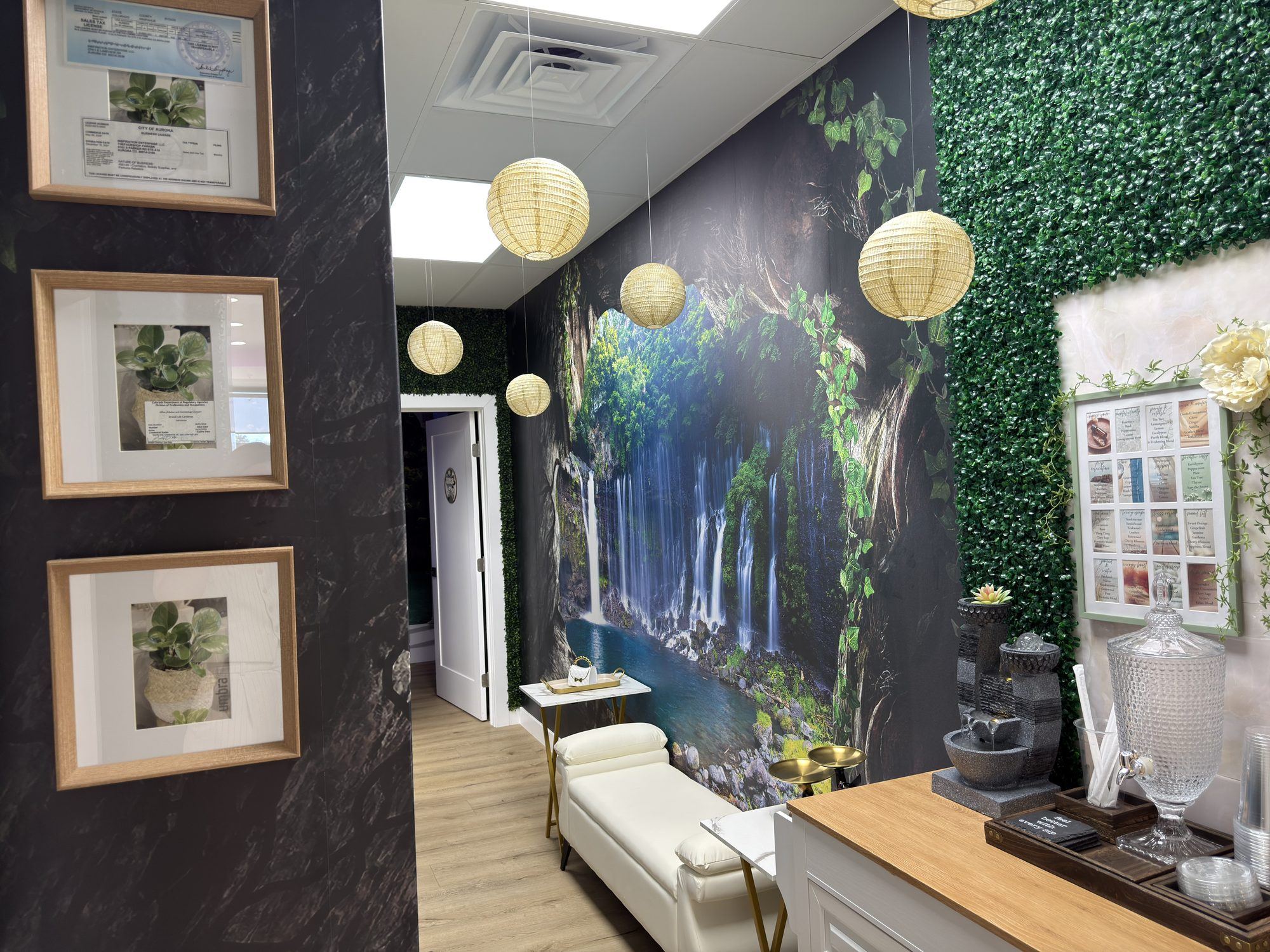 Second view of the spa corridor with lanterns and mural